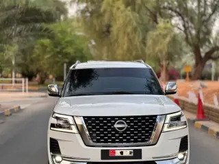 2013 Nissan Patrol في Abu Dhabi سيارة مستعملة