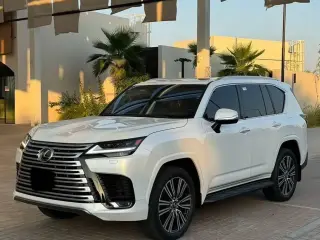 2023 Lexus LX600 في Dubai سيارة مستعملة