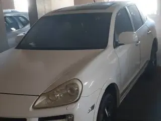2009 Porsche Cayenne in Sharjah used car