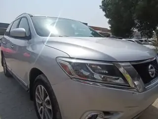 2013 Nissan Pathfinder in Ajman used car