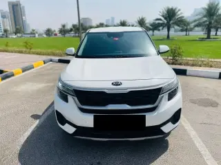 2022 Kia Seltos في Sharjah سيارة مستعملة