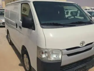 2015 Toyota Hiace in Dubai used car
