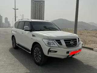 2011 Nissan Patrol في Dubai سيارة مستعملة