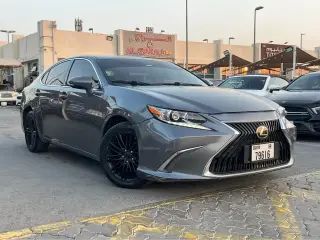 2013 Lexus ES in Sharjah used car