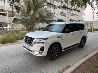 2014 Nissan Patrol في Abu Dhabi سيارة مستعملة