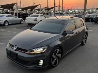 2019 Volkswagen Golf in Sharjah used car