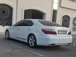 2011 Lexus LS in Dubai used car