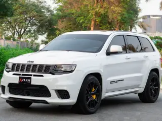 2018 Jeep Grand Cherokee في Dubai سيارة مستعملة
