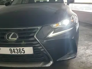 2018 Lexus IS في Sharjah سيارة مستعملة