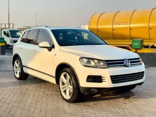 2014 Volkswagen Touareg in Dubai used car
