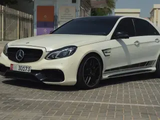 2014 Mercedes-Benz E63 AMG في Abu Dhabi سيارة مستعملة