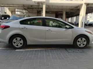 2017 Kia Forte في Dubai سيارة مستعملة