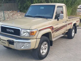 2021 Toyota Land Cruiser Pickup in Sharjah used car