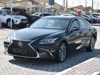 2024 Lexus ES in Ajman used car