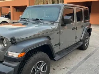 2023 Jeep Wrangler Unlimited في Abu Dhabi سيارة مستعملة