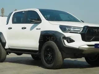 2025 Toyota Hilux in Dubai used car
