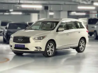 2013 Infiniti JX35 in Dubai used car