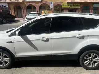2018 Ford Escape في Dubai سيارة مستعملة