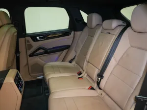 2019 بورش كاين V6