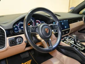2019 بورش كاين V6