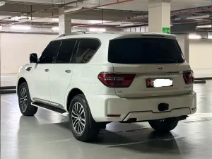 2022 Nissan Patrol LE Platinum city