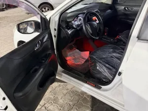 2016 نيسان تيدا Hatch