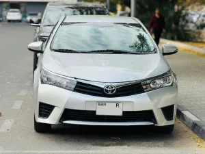 2015 تويوتا كورولا Exclusive