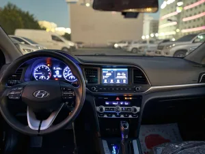 2020 هيونداي النترا Limited