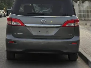 2015 Nissan Quest S
