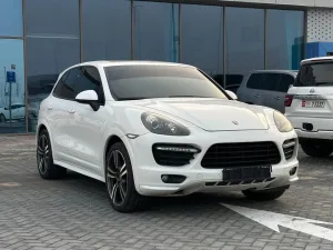 2013 Porsche Cayenne GTS