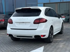 2013 Porsche Cayenne GTS