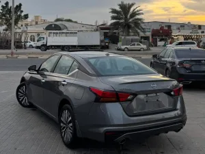 2024 Nissan Altima SR