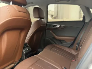 2017 اودي آي ٤ Prestige