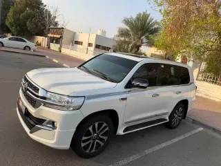 2016 Toyota Land Cruiser in Dubai used car