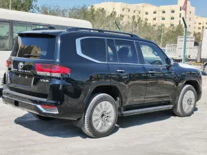 2026 تويوتا لاند كروزر VXR