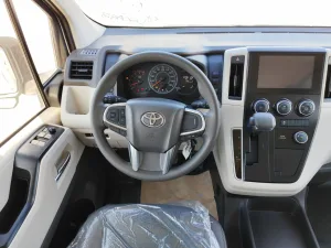 2025 تويوتا هياس Commuter GL