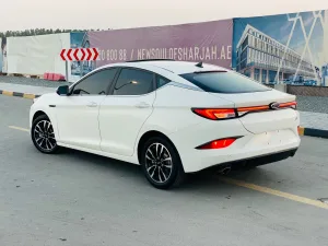 2023 JAC J7