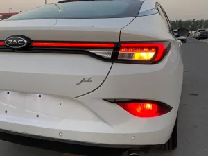 2023 JAC J7