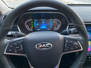 2023 JAC J7