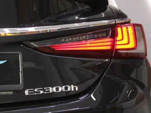 2023 لكزس ES - اي اس