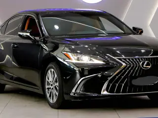 2023 Lexus ES in Dubai used car