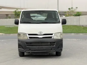 2012 تويوتا هياس standard