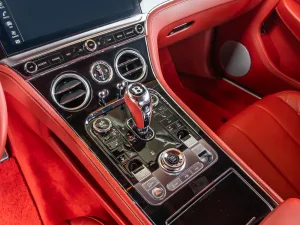 2021 بنتلي كونتيننتال GT V8