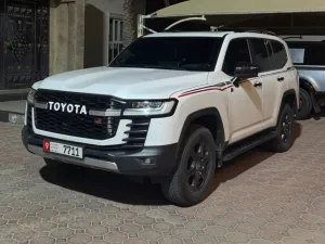 2022 تويوتا لاند كروزر GR Sport