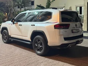 2022 تويوتا لاند كروزر GR Sport