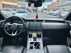 2023 جاكوار اف بيس Prestige