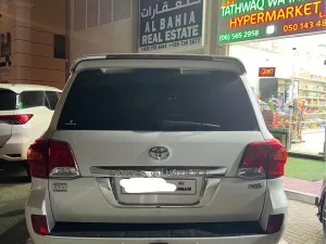 2015 تويوتا لاند كروزر GXR