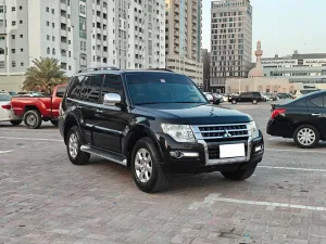 2015 ميتسوبيشي باجيرو GLX