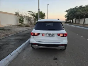 2025 Mercedes-Benz GLB GLB200