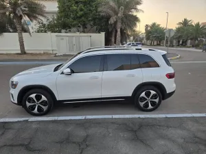 2025 Mercedes-Benz GLB GLB200